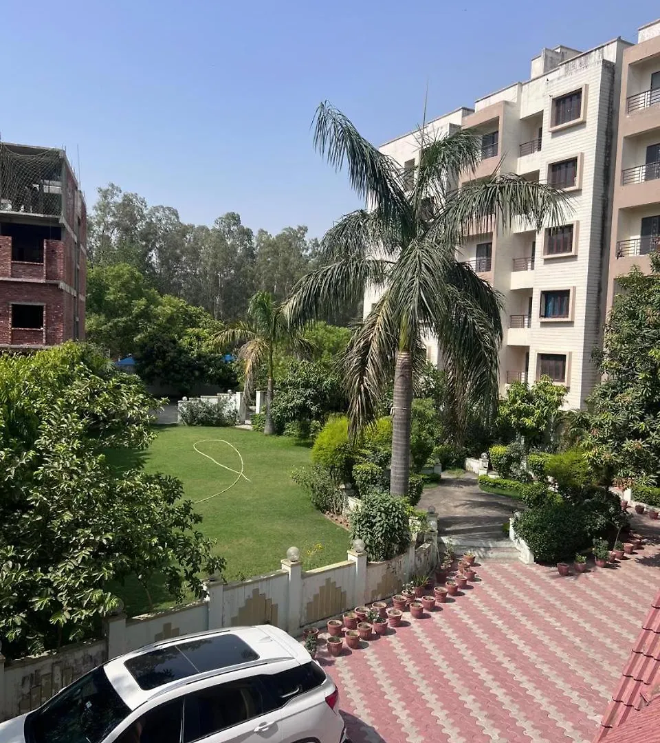 Kusum Villa فاراناسي